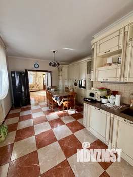 Дом 570м², 3-этажный, на длительный срок,