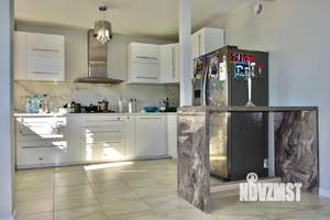 Дом 327м², 3-этажный, на длительный срок,