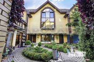 Дом 600м², 3-этажный, посуточно,