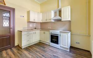 Дом 1100м², 3-этажный, участок 70 сот.