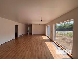 Дом 157м², 1-этажный, участок 6 сот.