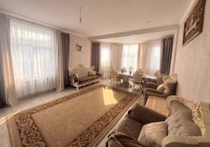 Дом 218м², 2-этажный, участок 10 сот.