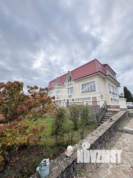 Коттедж 650м², 3-этажный, участок 45 сот.