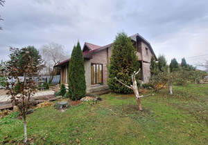 Дом 208м², 2-этажный, участок 12 сот.