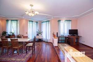Коттедж 270м², 2-этажный, участок 20 сот.