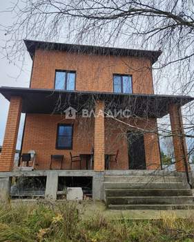 Дом 161м², 3-этажный, участок 9 сот.