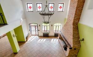 Дом 1100м², 3-этажный, участок 70 сот.