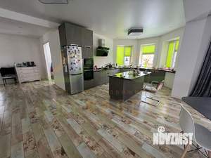 Коттедж 412м², 3-этажный, участок 15 сот.