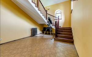 Дом 1100м², 3-этажный, участок 70 сот.