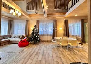 Дом 256м², 2-этажный, участок 10 сот.