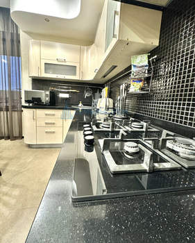 Дом 221м², 2-этажный, участок 8 сот.