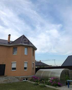 Дом 550м², 2-этажный, участок 15 сот.