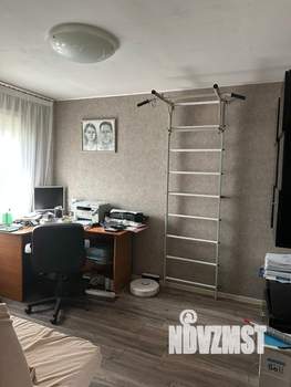 Дом 330м², 3-этажный, участок 25 сот.