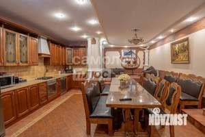 Коттедж 600м², 4-этажный, участок 25 сот.