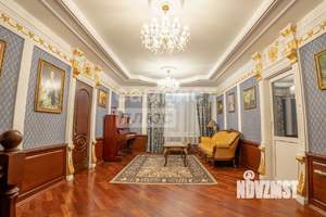 Коттедж 600м², 4-этажный, участок 25 сот.