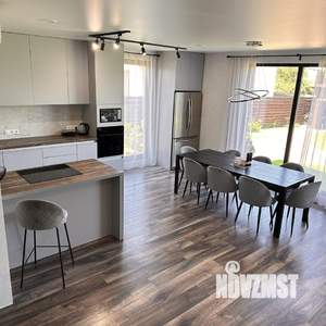 Дом 170м², 2-этажный, на длительный срок, 