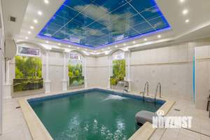 Дом 820м&sup2;, 3-этажный, посуточно, 