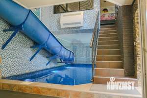 Дом 550м&sup2;, 3-этажный, посуточно, 