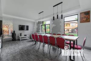 Дом 400м&sup2;, 2-этажный, посуточно, 