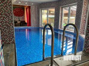 Дом 250м&sup2;, 3-этажный, посуточно, 