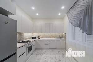 Дом 196м&sup2;, 2-этажный, на длительный срок, 