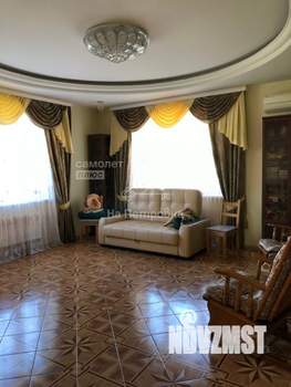 Дом 217м&sup2;, 2-этажный, на длительный срок, 