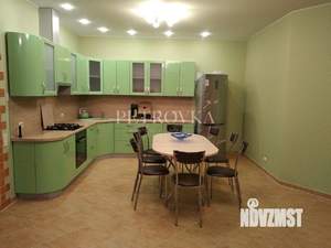 Дом 140м&sup2;, 2-этажный, на длительный срок, 