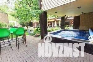 Дом 600м&sup2;, 3-этажный, посуточно, 