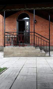 Дом 280м&sup2;, 2-этажный, на длительный срок, 