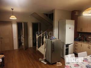 Дом 210м&sup2;, 2-этажный, на длительный срок, 