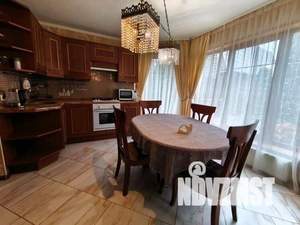 Дом 300м&sup2;, 2-этажный, посуточно, 