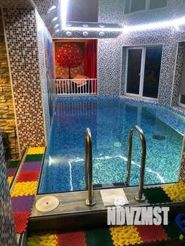 Дом 300м&sup2;, 2-этажный, посуточно, 