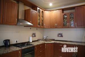 Дом 400м&sup2;, 3-этажный, посуточно, 