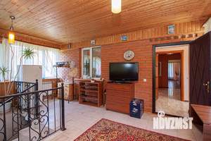 Коттедж 270м², 2-этажный, на длительный срок, 