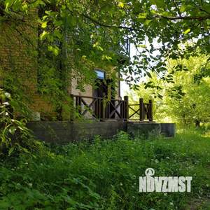 Коттедж 300м&sup2;, 3-этажный, на длительный срок, 