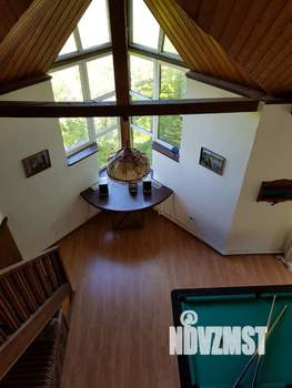 Коттедж 300м&sup2;, 2-этажный, на длительный срок, 