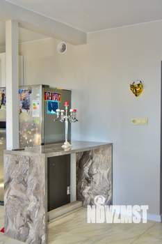 Дом 327м&sup2;, 3-этажный, на длительный срок, 