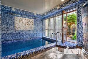 Дом 300м&sup2;, 2-этажный, посуточно, 