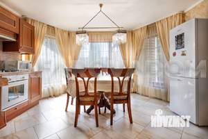 Дом 300м&sup2;, 2-этажный, посуточно, 