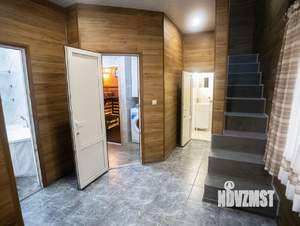 Дом 65м&sup2;, 3-этажный, посуточно, 