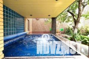 Дом 600м&sup2;, 3-этажный, посуточно, 