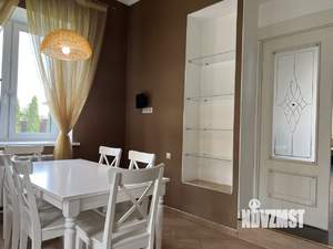 Коттедж 300м&sup2;, 3-этажный, на длительный срок, 