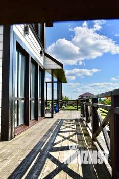 Дом 327м&sup2;, 3-этажный, на длительный срок, 