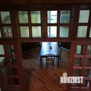 Коттедж 300м², 3-этажный, на длительный срок, 