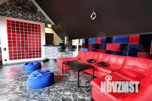 Дом 600м&sup2;, 3-этажный, посуточно, 