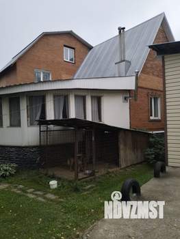 Коттедж 300м&sup2;, 3-этажный, на длительный срок, 