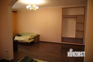 Дом 400м&sup2;, 3-этажный, посуточно, 