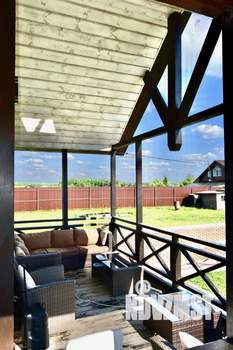 Дом 327м&sup2;, 3-этажный, на длительный срок, 