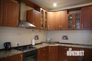 Дом 400м&sup2;, 3-этажный, посуточно, 