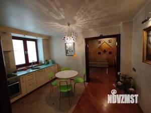 Коттедж 146м&sup2;, 2-этажный, участок 10 сот.  